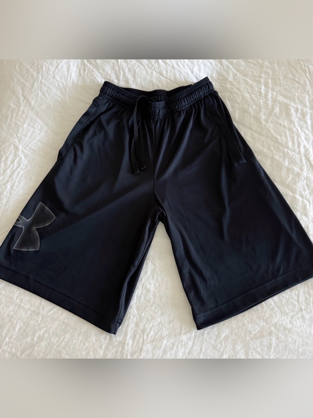 Under Armour Men’s black athletic shorts